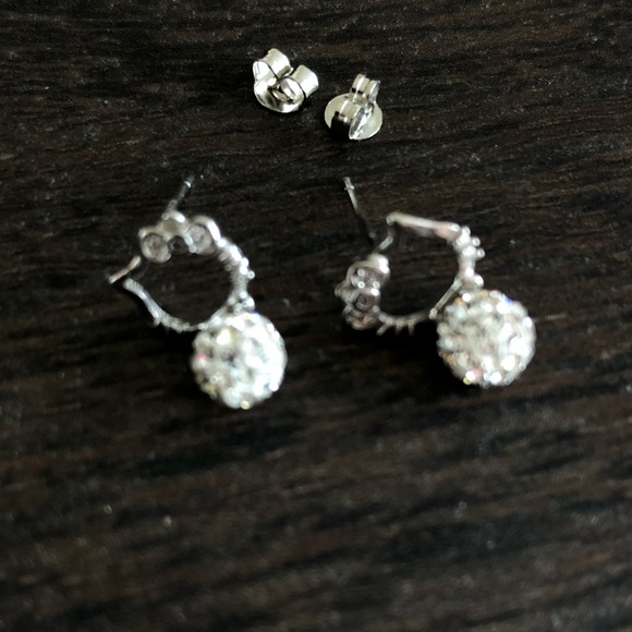 🌸Sparkly ball kitty earrings 🌸 - Picture 1 of 2